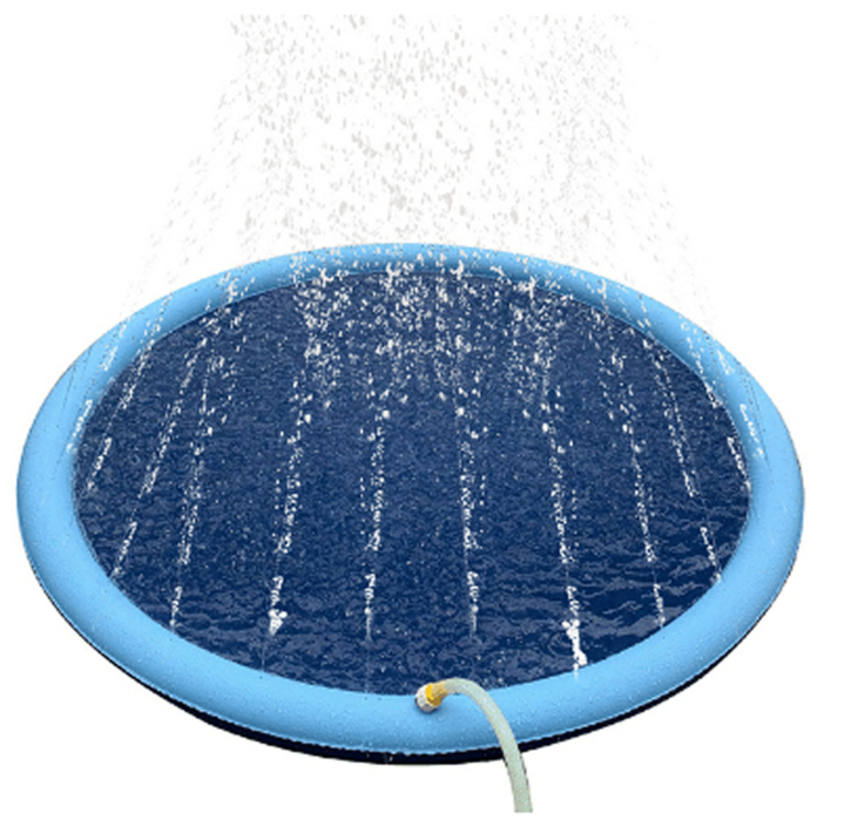 בריכת שחיה עם נתזים